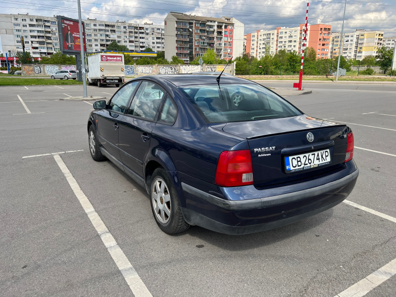 VW Passat, снимка 16 - Автомобили и джипове - 46330693