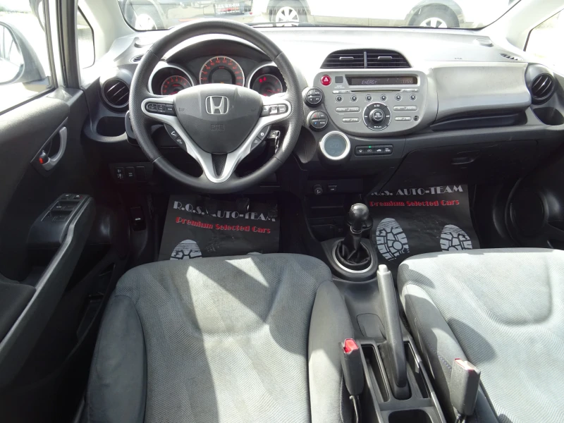 Honda Jazz, снимка 12 - Автомобили и джипове - 47434580