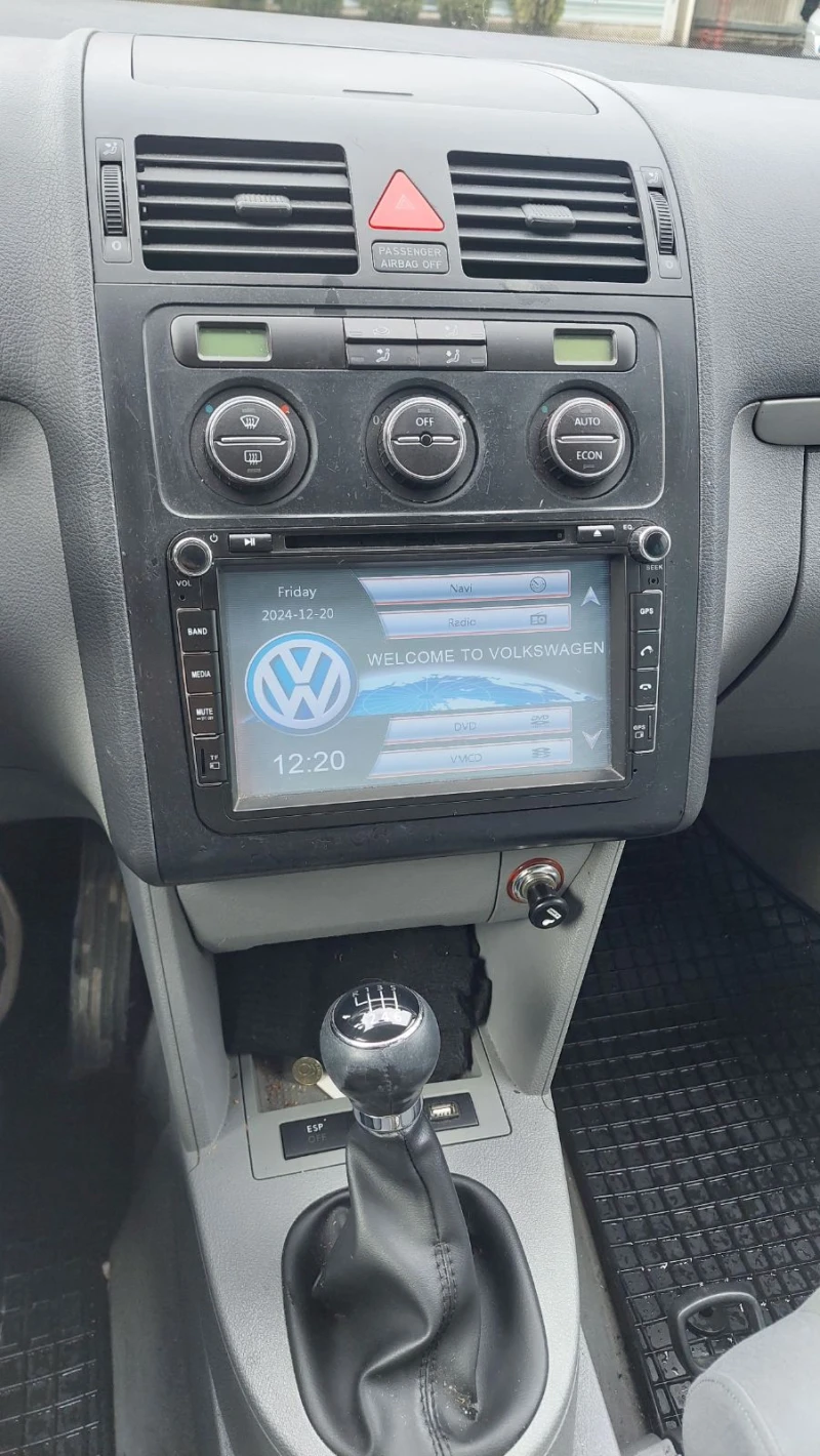 VW Touran 2.0 TDI, снимка 7 - Автомобили и джипове - 48440666