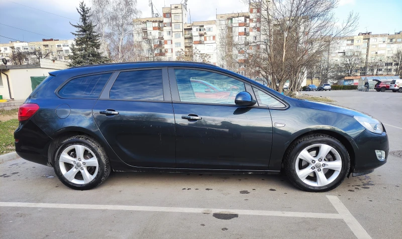 Opel Astra, снимка 2 - Автомобили и джипове - 49455277