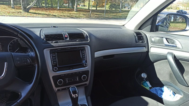 Skoda Octavia, снимка 14 - Автомобили и джипове - 52123735