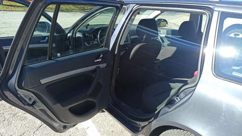 Skoda Octavia, снимка 10 - Автомобили и джипове - 52123735