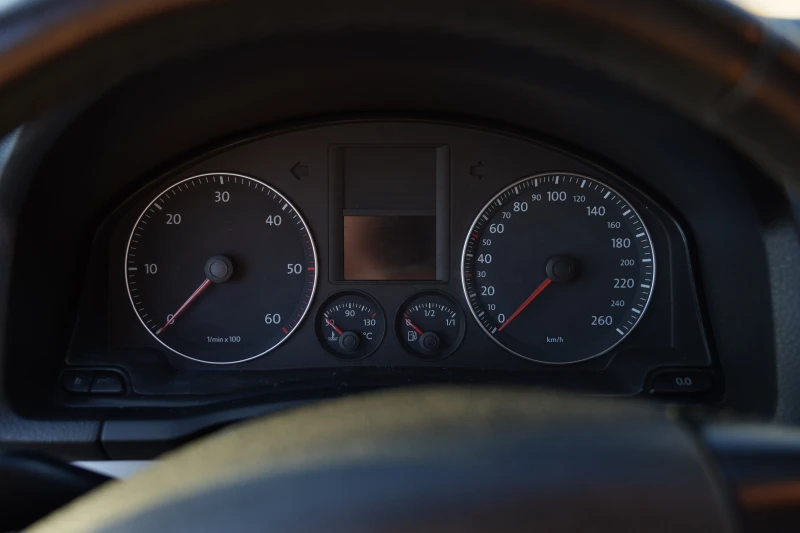 VW Golf V, снимка 7 - Автомобили и джипове - 52405277