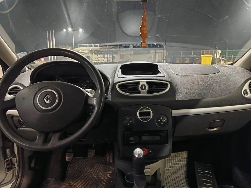 Renault Clio 1.5 dci Регистрирана , снимка 5 - Автомобили и джипове - 52515751