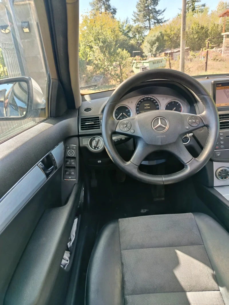 Mercedes-Benz C 320, снимка 3 - Автомобили и джипове - 52551976