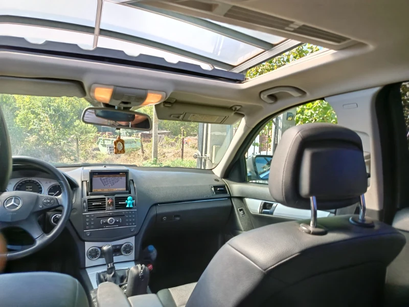 Mercedes-Benz C 320, снимка 6 - Автомобили и джипове - 52551976