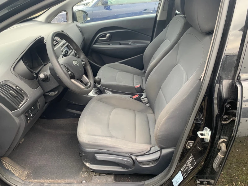 Kia Rio 1.3i, снимка 8 - Автомобили и джипове - 53250725