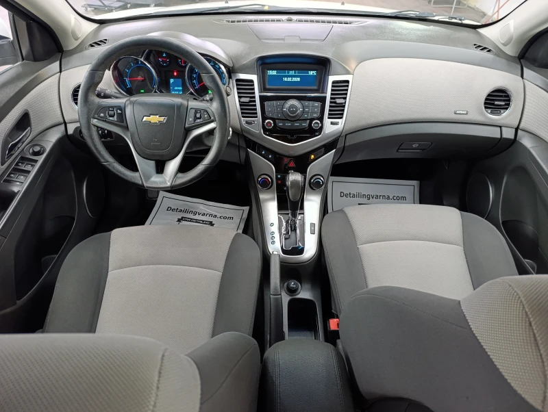 Chevrolet Cruze 1.8 LT Automatic, снимка 11 - Автомобили и джипове - 53499724