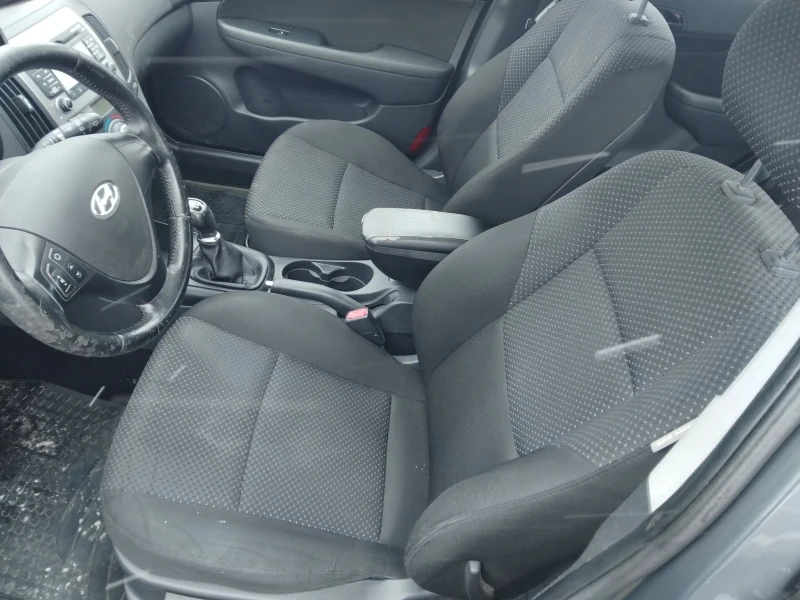 Hyundai I30 1.6CRDi90ксА/С, снимка 10 - Автомобили и джипове - 53570834