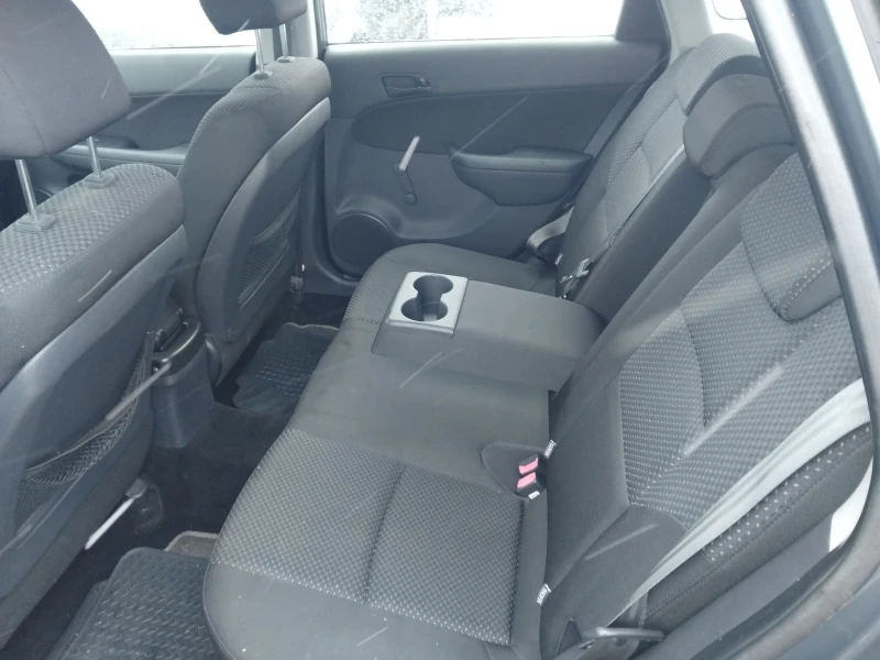 Hyundai I30 1.6CRDi90ксА/С, снимка 8 - Автомобили и джипове - 53570834