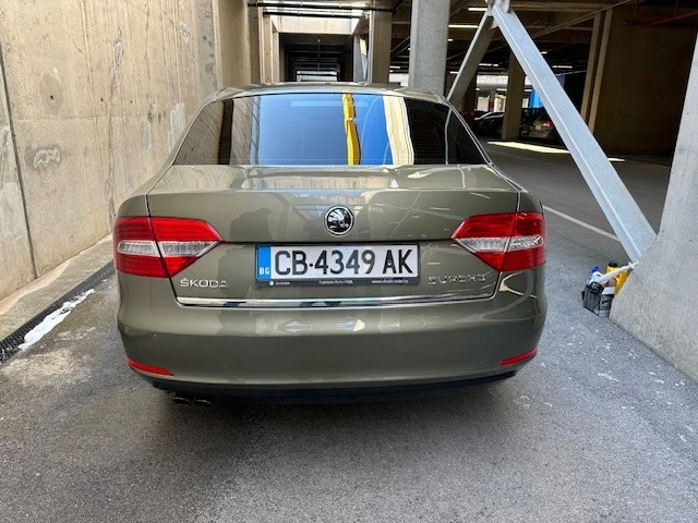 Skoda Superb, снимка 4 - Автомобили и джипове - 49211192