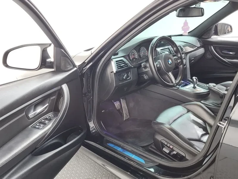 BMW M3 Sedan, снимка 10 - Автомобили и джипове - 55087544