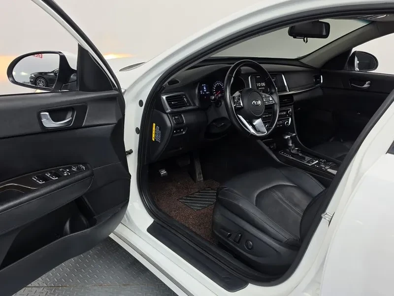 Kia K5 2.0 Prestige - САМО 30% АВАНС, снимка 10 - Автомобили и джипове - 55796073