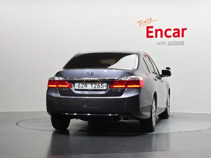 Honda Accord 2.4 9Th Generation, снимка 4 - Автомобили и джипове - 55841410