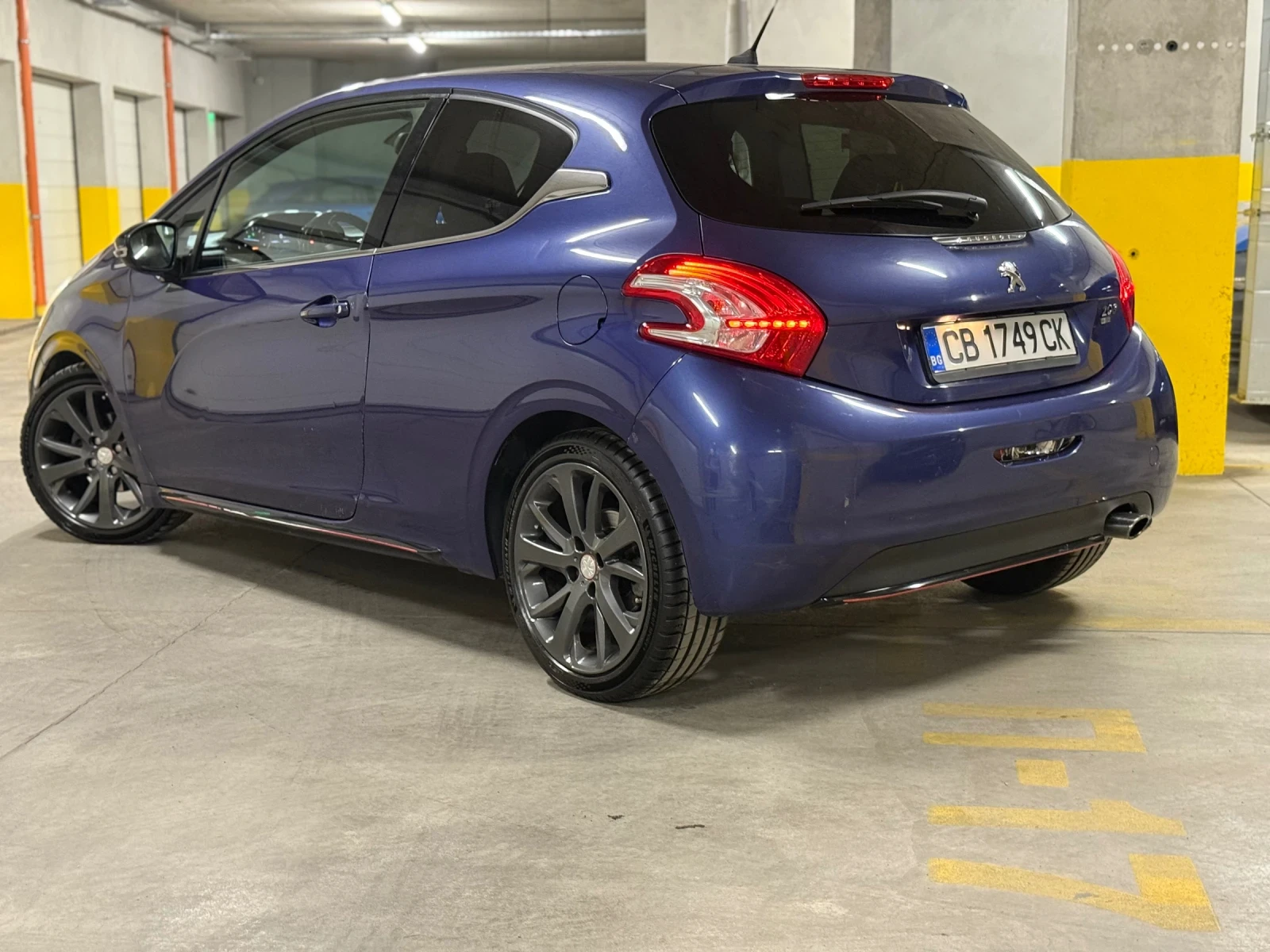 Peugeot 208 1.6 eHDi - изображение 4