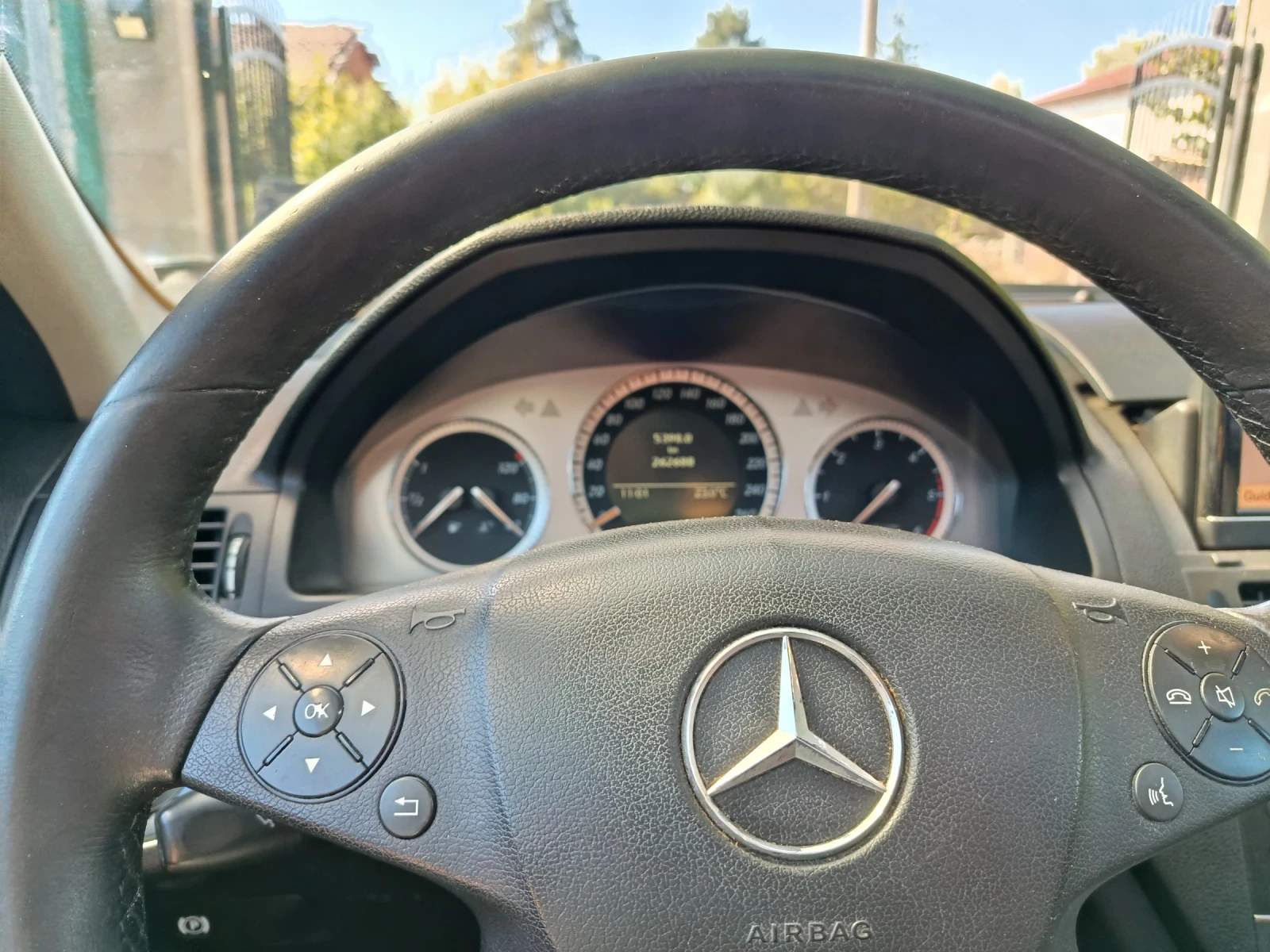 Mercedes-Benz C 320  - изображение 9