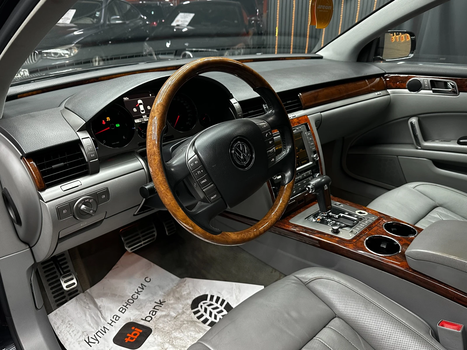 VW Phaeton 3.0tdi/4motion/БАРТЕР/ЛИЗИНГ/КОМЕНТАР, снимка 8 - Автомобили и джипове - 53391625