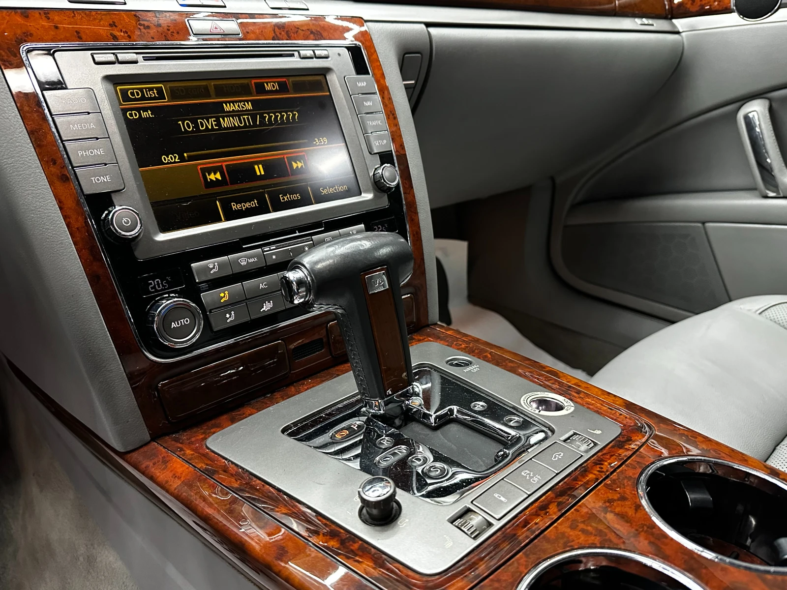 VW Phaeton 3.0tdi/4motion/БАРТЕР/ЛИЗИНГ/КОМЕНТАР, снимка 11 - Автомобили и джипове - 53391625