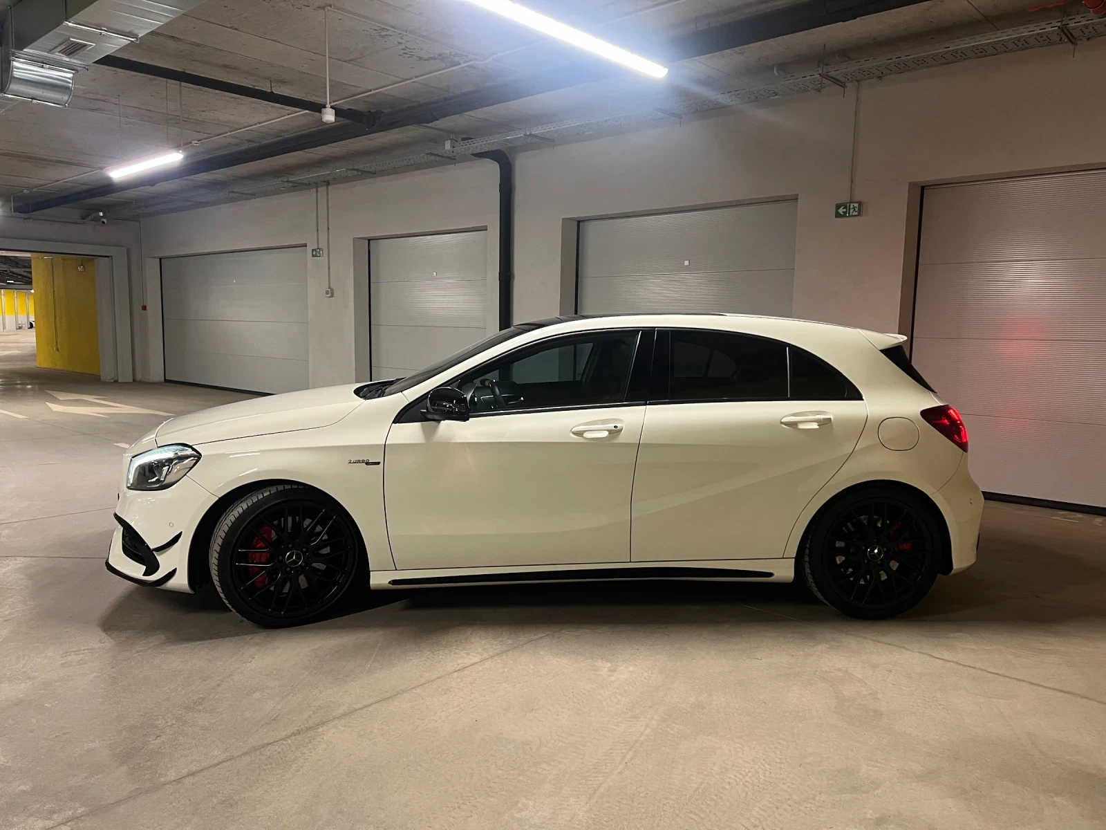 Mercedes-Benz A45 AMG Performance | Night Package - изображение 5