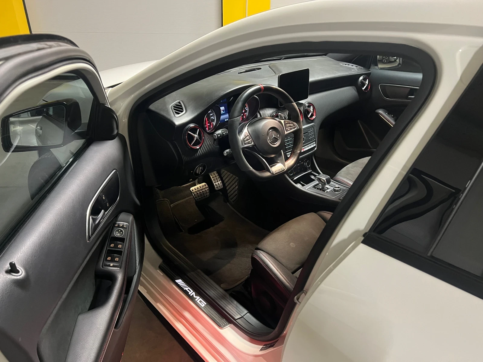 Mercedes-Benz A45 AMG Performance | Night Package - изображение 7