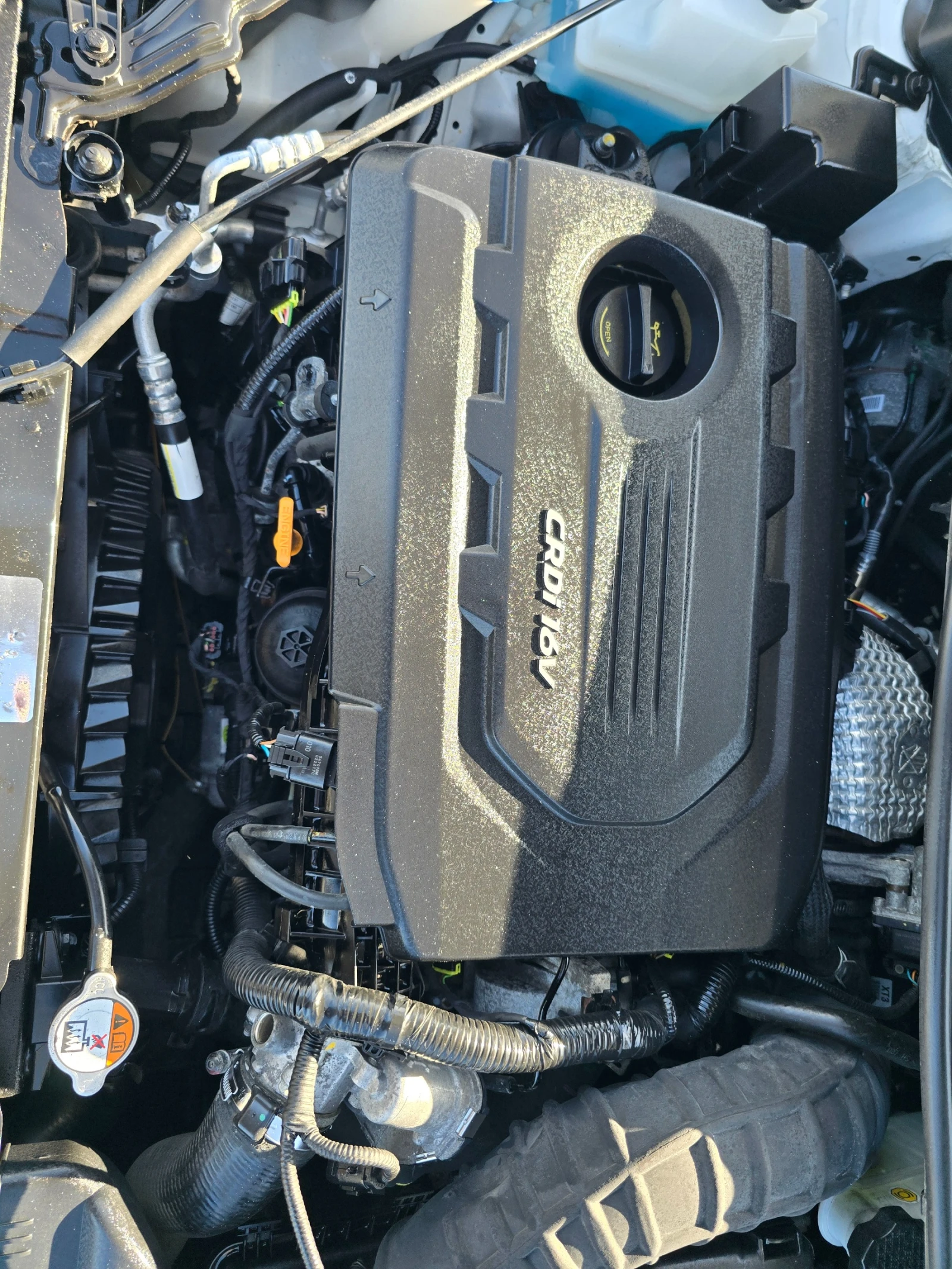 Hyundai I30 1.6-CRDI-EURO6W, снимка 12 - Автомобили и джипове - 53770336