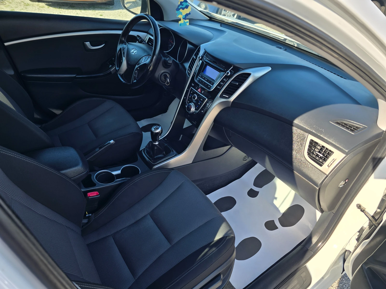 Hyundai I30 1.6-CRDI-EURO6W, снимка 11 - Автомобили и джипове - 53770336