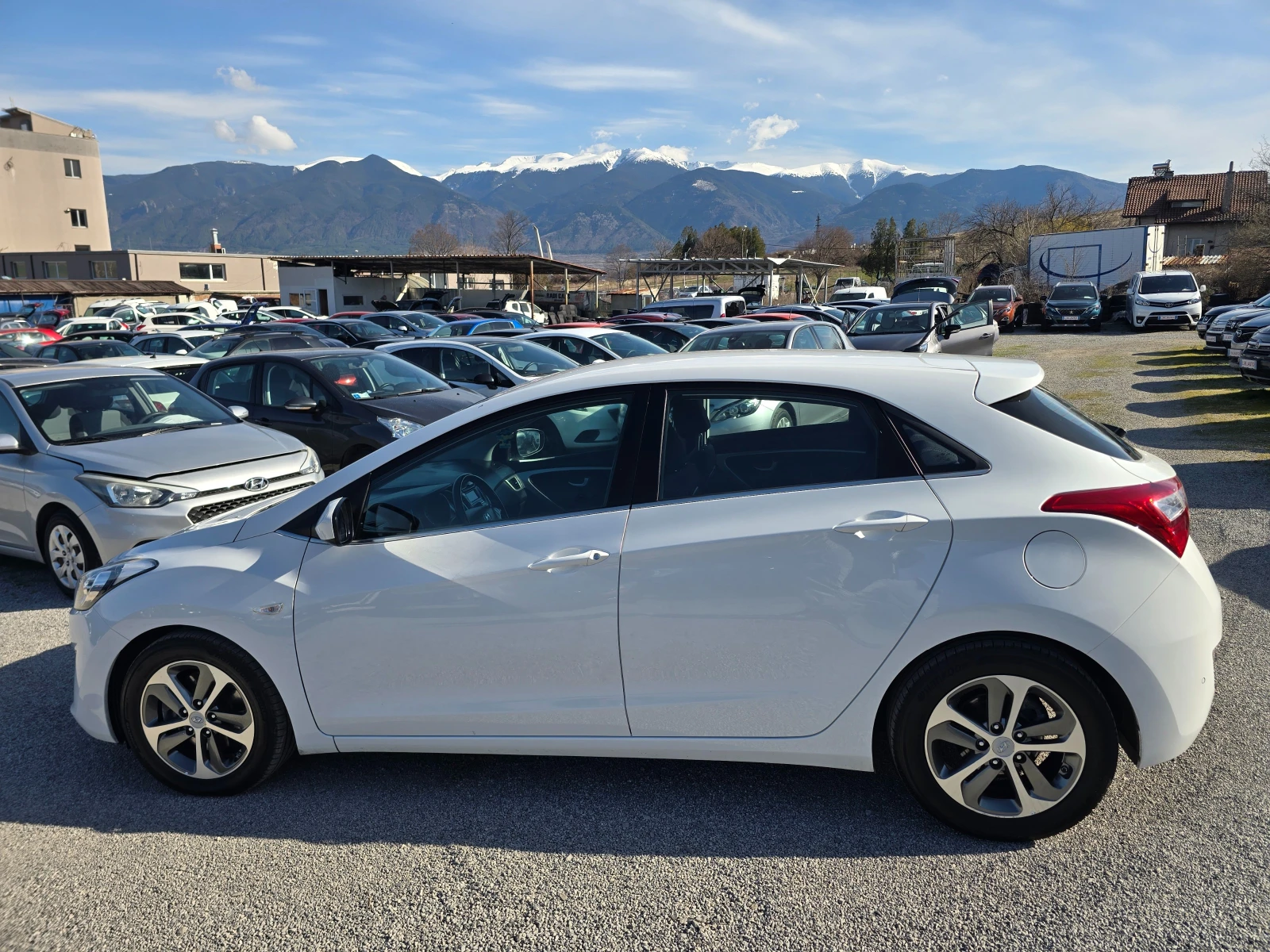 Hyundai I30 1.6-CRDI-EURO6W, снимка 8 - Автомобили и джипове - 53770336