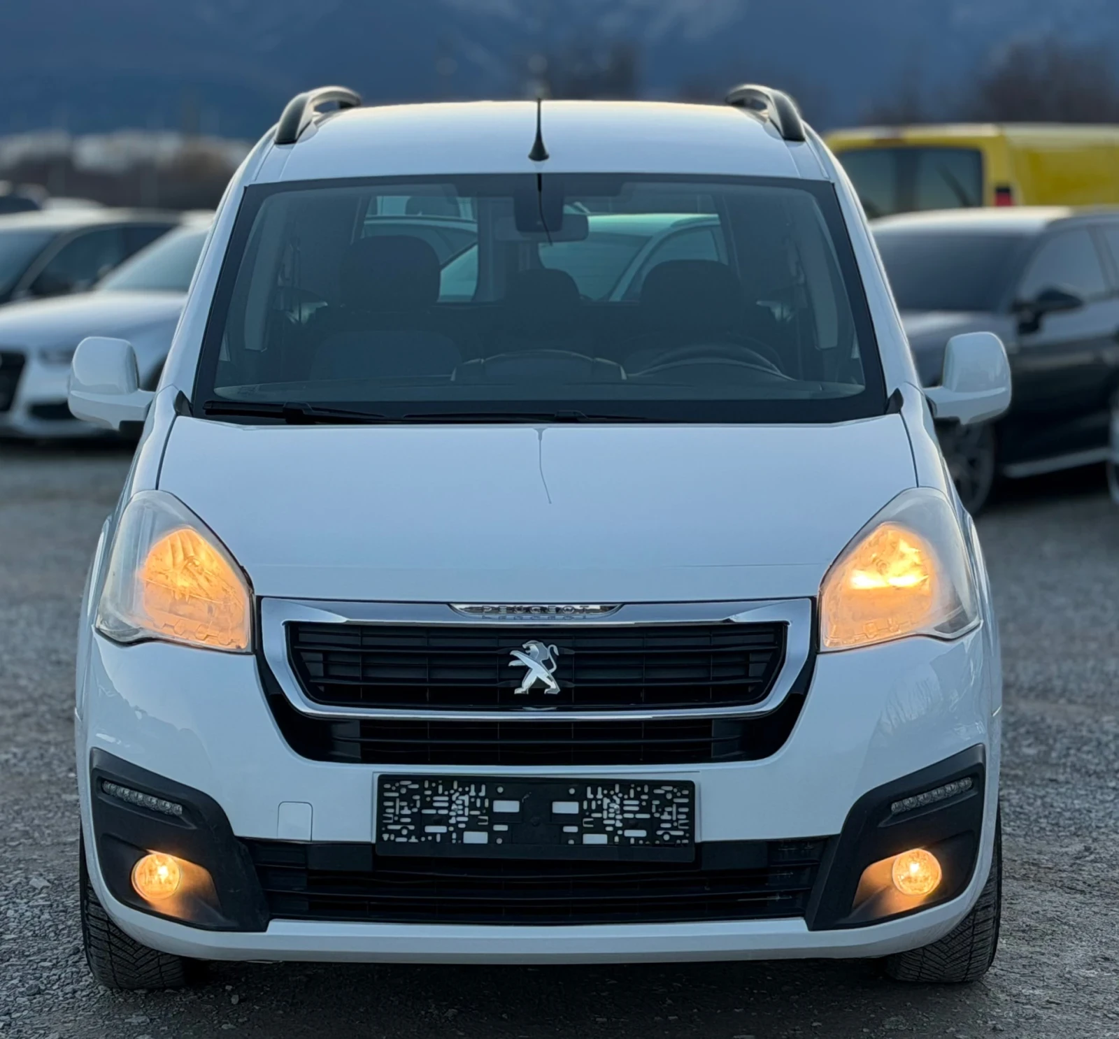 Peugeot Partner 1.6HDi 100к.с * Климатик* * Пътник* * Face-Lift*  - изображение 2