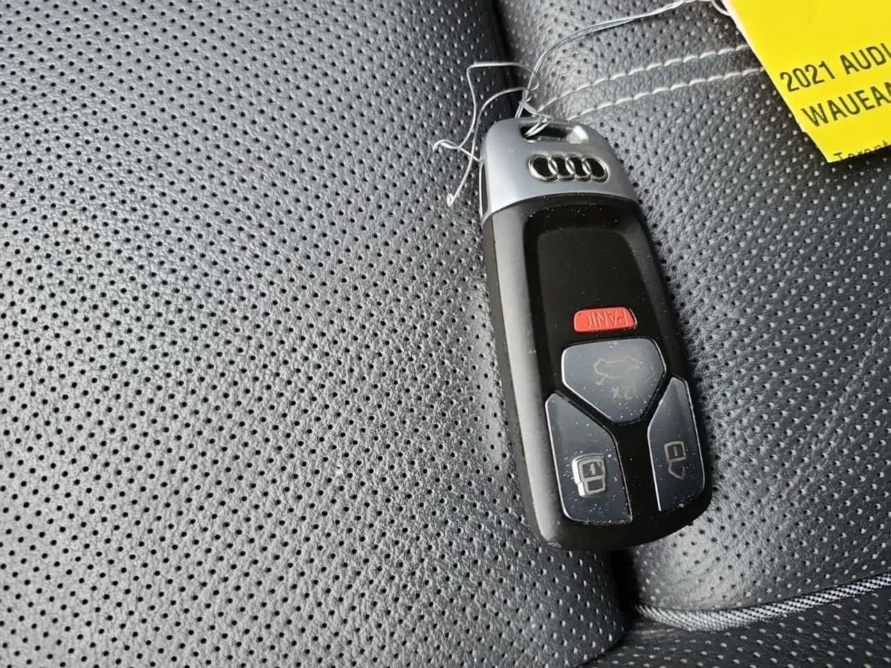 Audi A4 PROGRESSIV  CARFAX, снимка 8 - Автомобили и джипове - 53789061