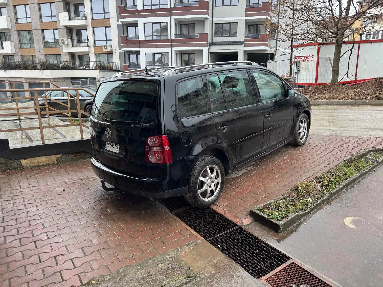 VW Touran 2.0Tdi 140ps., снимка 4 - Автомобили и джипове - 53957419