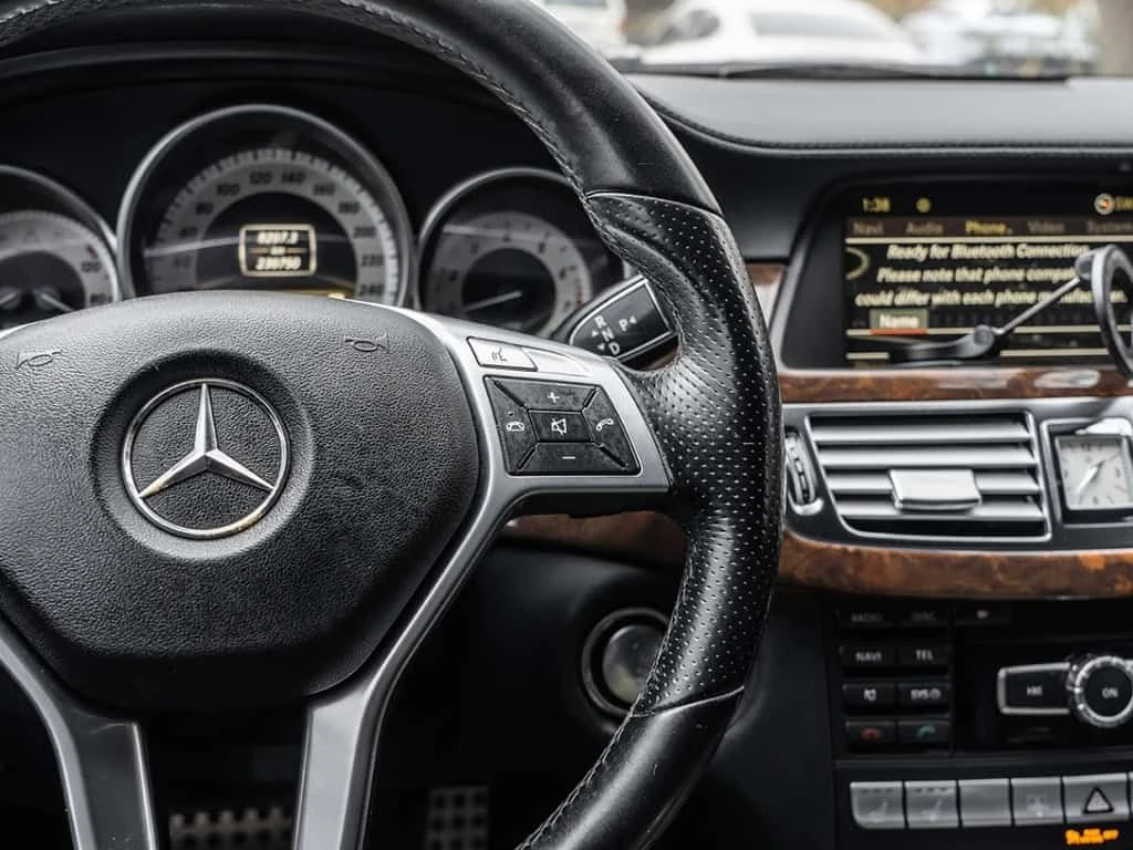 Mercedes-Benz CLS 550 4MATIC/ОБДУХВАНЕ/HARMAN KARDON/ШИБИДАХ, снимка 16 - Автомобили и джипове - 53986239