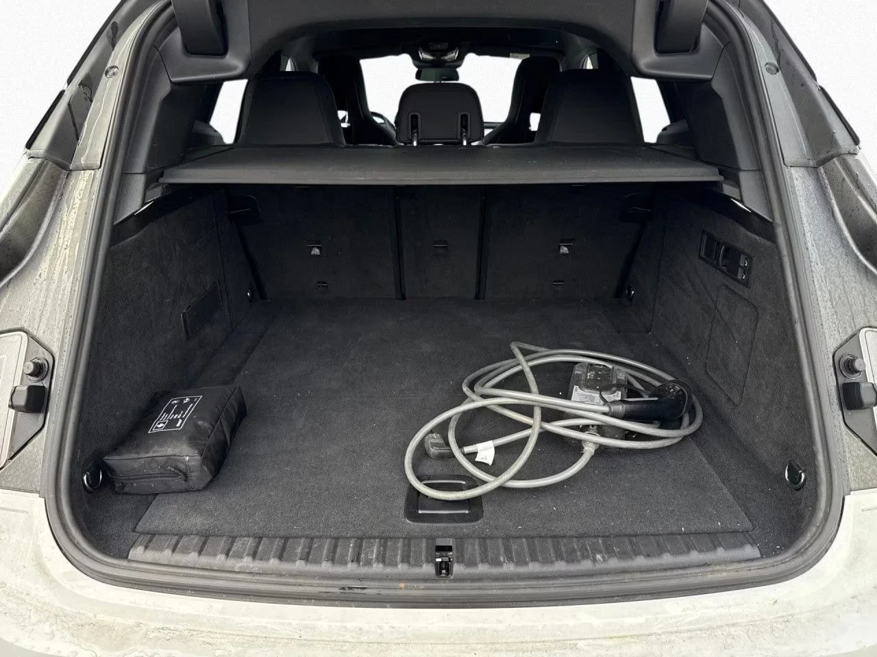 BMW iX xDRIVE40/325HP/SKYLOUNGE/HUD/CAM/ACC/276z, снимка 5 - Автомобили и джипове - 54121871