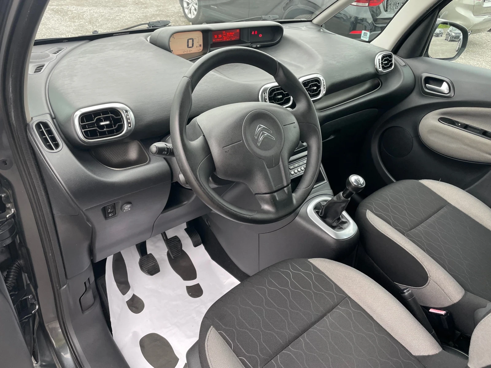 Citroen C3 Picasso 1.4 ГАЗ БЕНЗИН FACELIFT , снимка 10 - Автомобили и джипове - 54585323