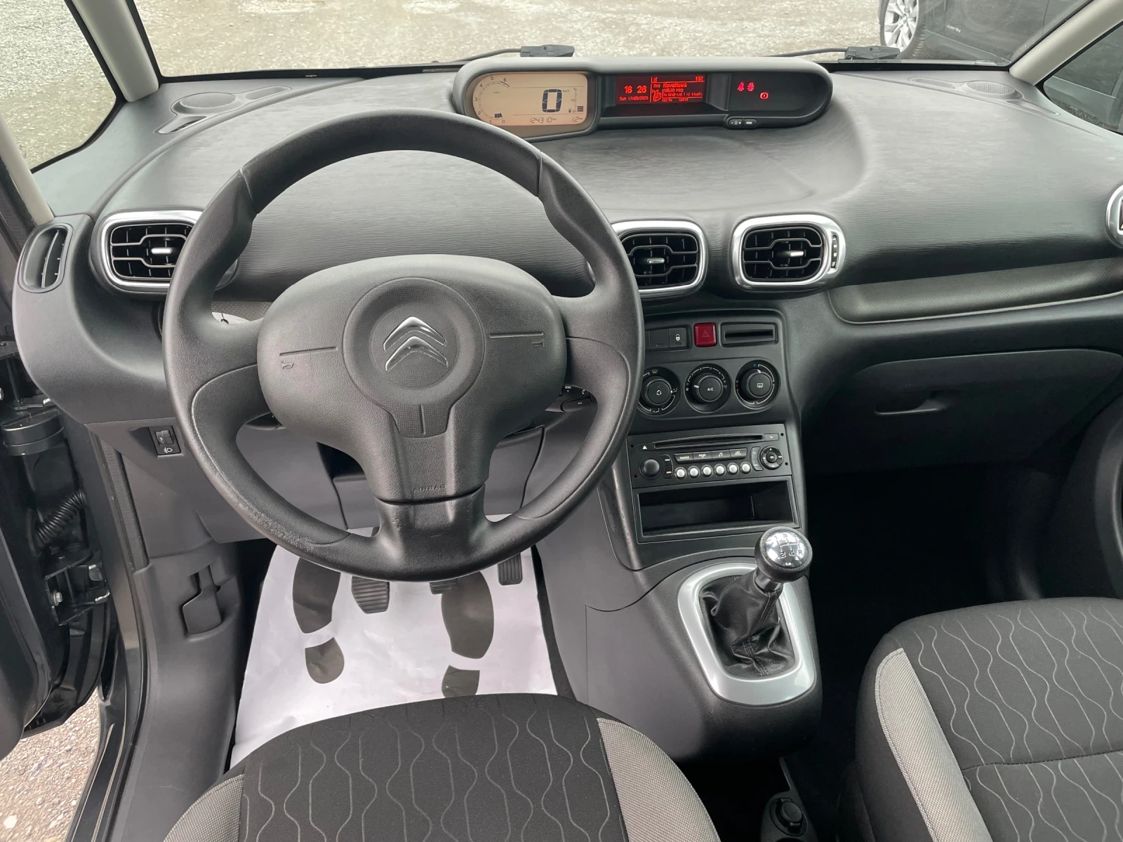 Citroen C3 Picasso 1.4 ГАЗ БЕНЗИН FACELIFT , снимка 9 - Автомобили и джипове - 54585323