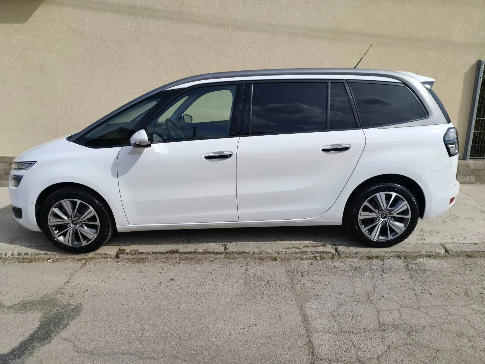 Citroen C4 Picasso 1.6 hdi 6+ 1, снимка 10 - Автомобили и джипове - 54641944