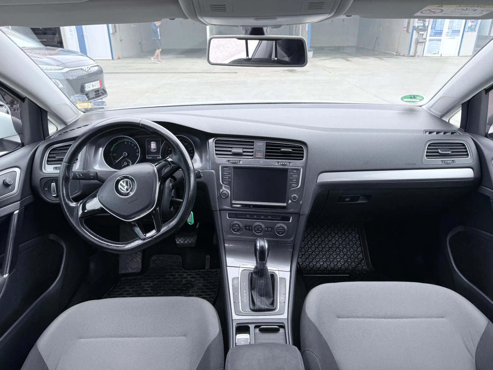 VW Golf E- Golf, снимка 9 - Автомобили и джипове - 54746490