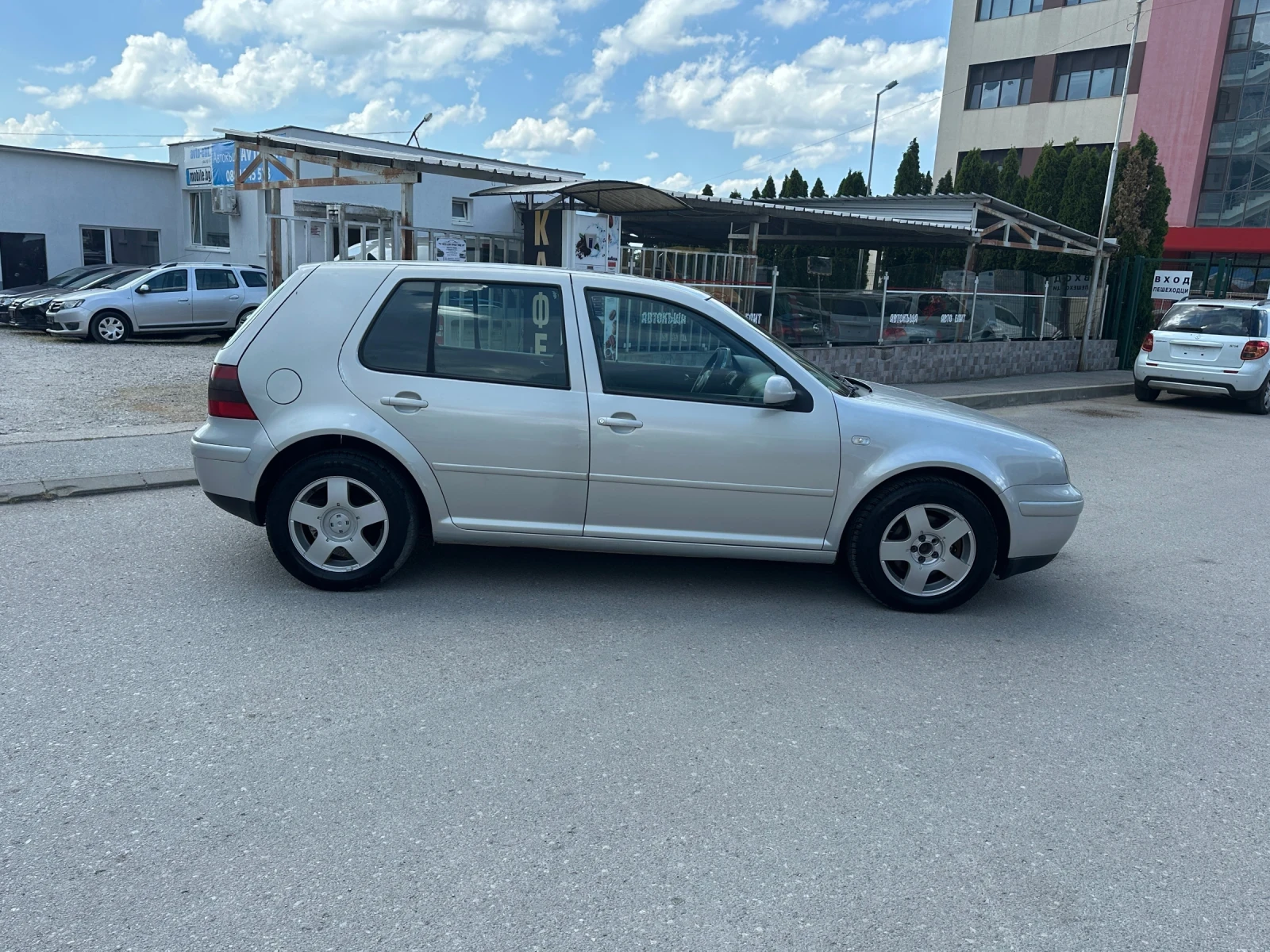 VW Golf 1.9TDI - КЛИМАТРОНИК, снимка 4 - Автомобили и джипове - 54863368