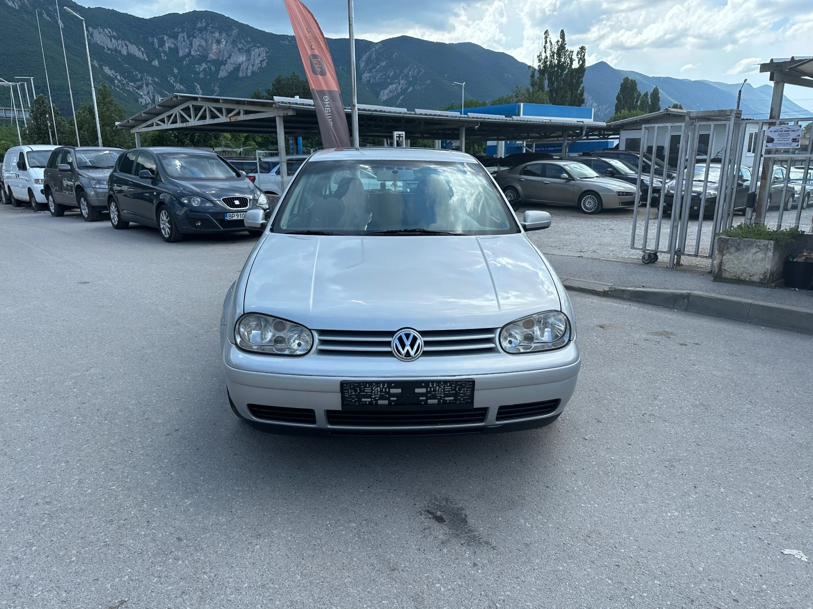 VW Golf 1.9TDI - КЛИМАТРОНИК, снимка 2 - Автомобили и джипове - 54863368