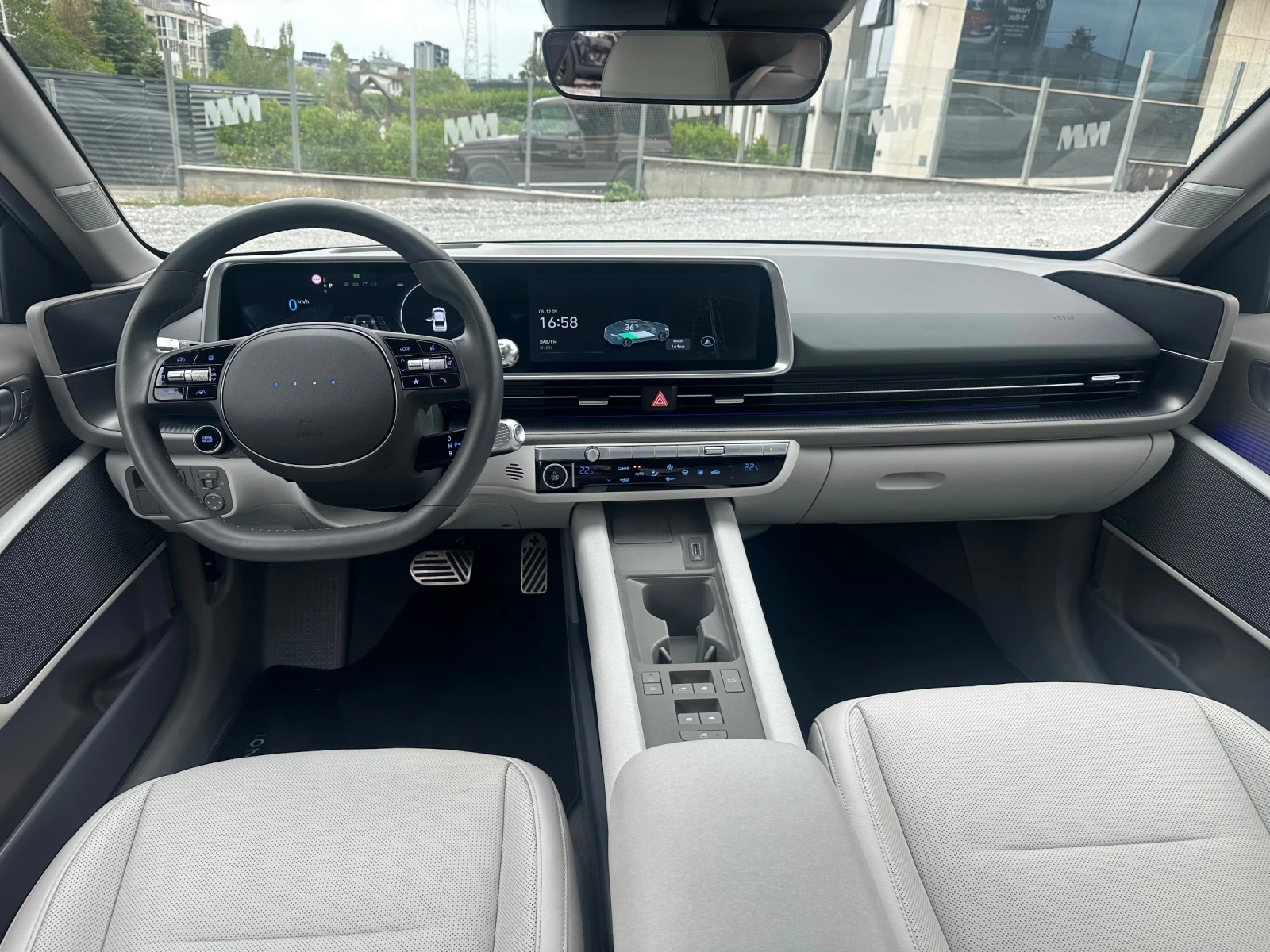 Hyundai Ioniq 6 ШВЕЙЦАРИЯ 4х4 360 камера 77.4 kW, снимка 10 - Автомобили и джипове - 56047651