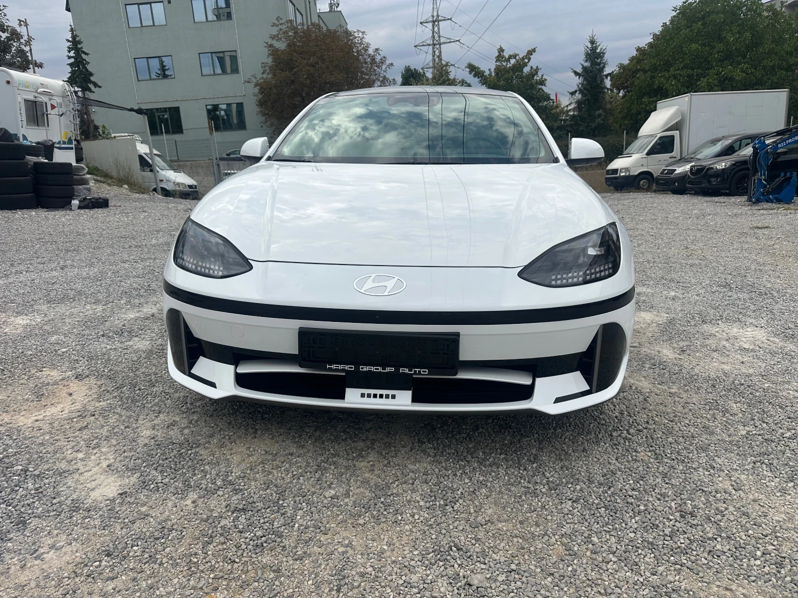 Hyundai Ioniq 6 ШВЕЙЦАРИЯ 4х4 360 камера 77.4 kW, снимка 2 - Автомобили и джипове - 56047651