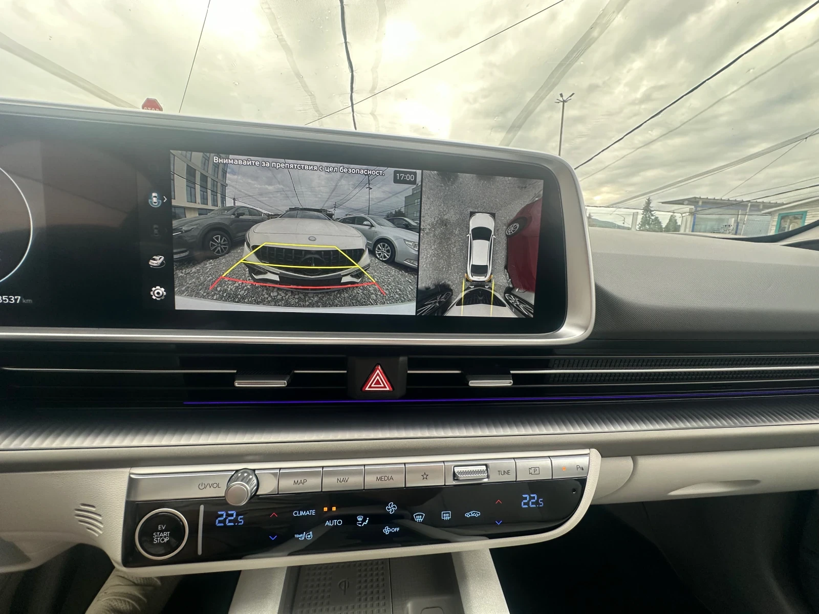 Hyundai Ioniq 6 ШВЕЙЦАРИЯ 4х4 360 камера 77.4 kW, снимка 14 - Автомобили и джипове - 56047651