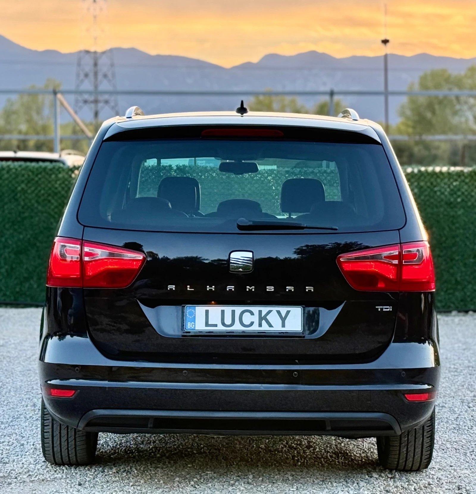Seat Alhambra 2.0TDi//DSG* NAVI* XENON, снимка 6 - Автомобили и джипове - 56318691