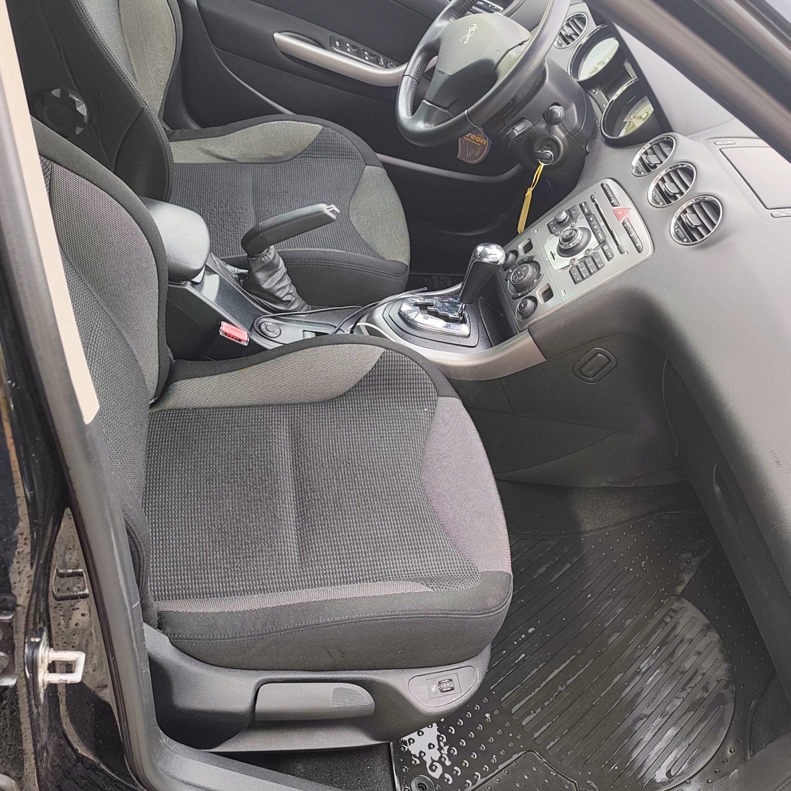 Peugeot 308 2.0HDI/163HP/AUTOMATIC , снимка 8 - Автомобили и джипове - 56447424