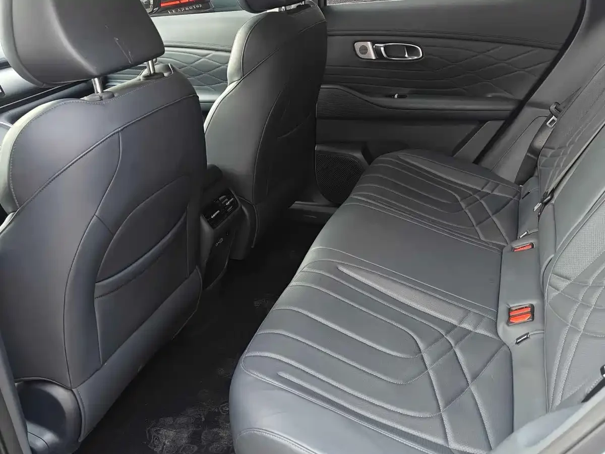 Geely Starray EM-i Plug in Hybrid 2026 135km Spaceship Edition | Mobile.bg � ����������� 9
