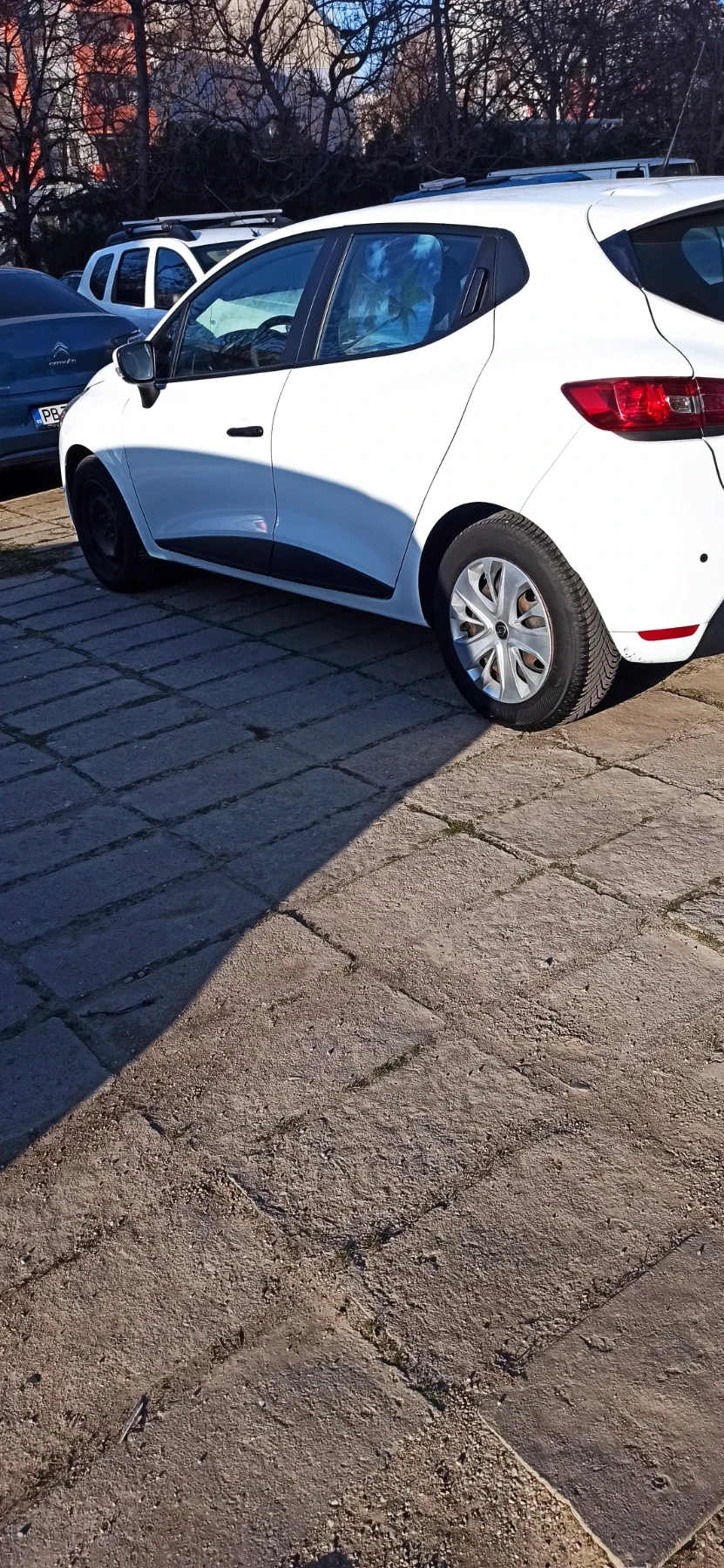 Renault Clio, снимка 6 - Автомобили и джипове - 56744595