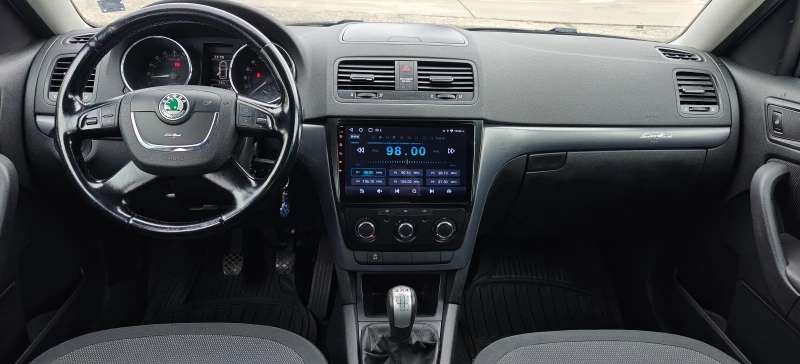 Skoda Yeti 2.0D-13гОбслужен, снимка 13 - Автомобили и джипове - 51997379