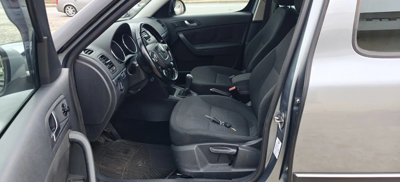 Skoda Yeti 2.0D-13гОбслужен, снимка 10 - Автомобили и джипове - 51997379