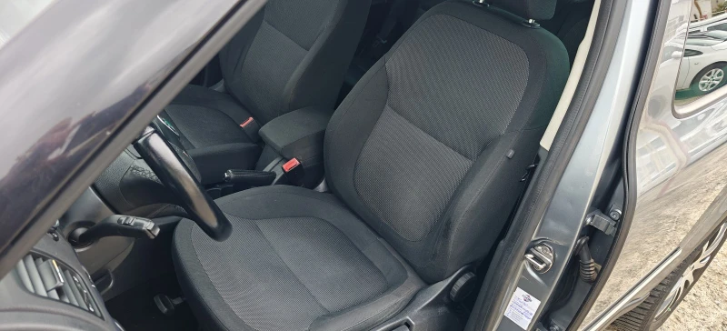 Skoda Yeti 2.0D-13гОбслужен, снимка 11 - Автомобили и джипове - 51997379