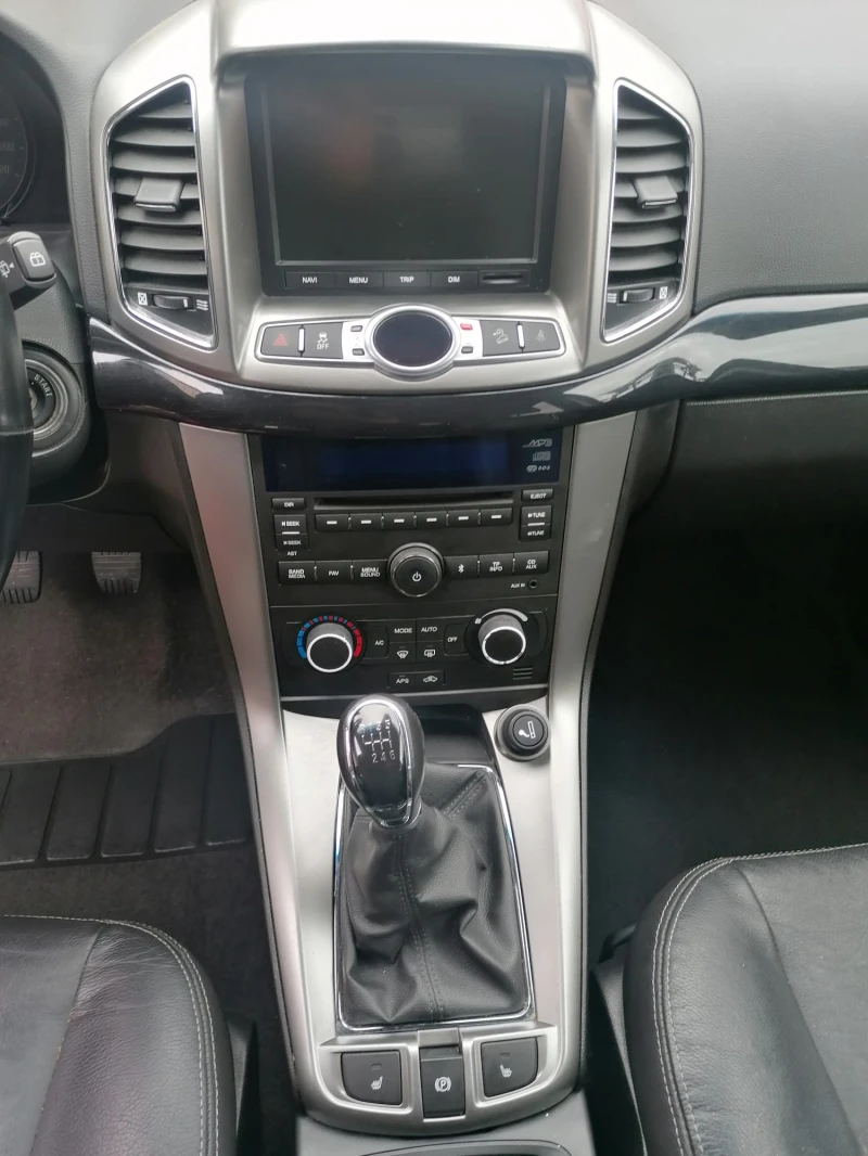 Chevrolet Captiva 2.2 VCDi / 4WD LTZ, снимка 12 - Автомобили и джипове - 53562896