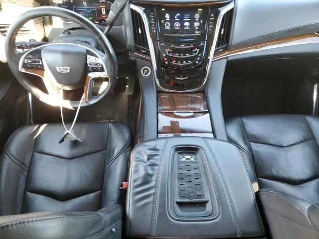 Cadillac Escalade, снимка 8 - Автомобили и джипове - 48811770